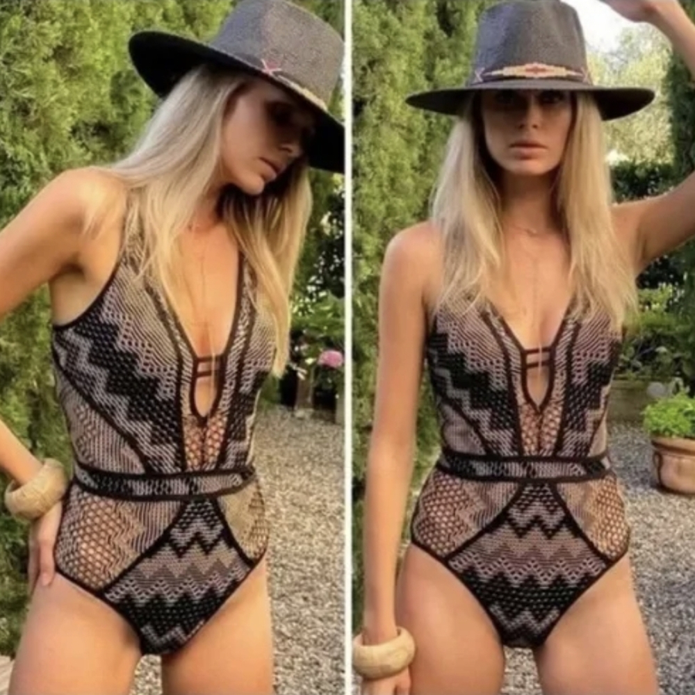 BECCA Black and Tan One Piece Swimsuit